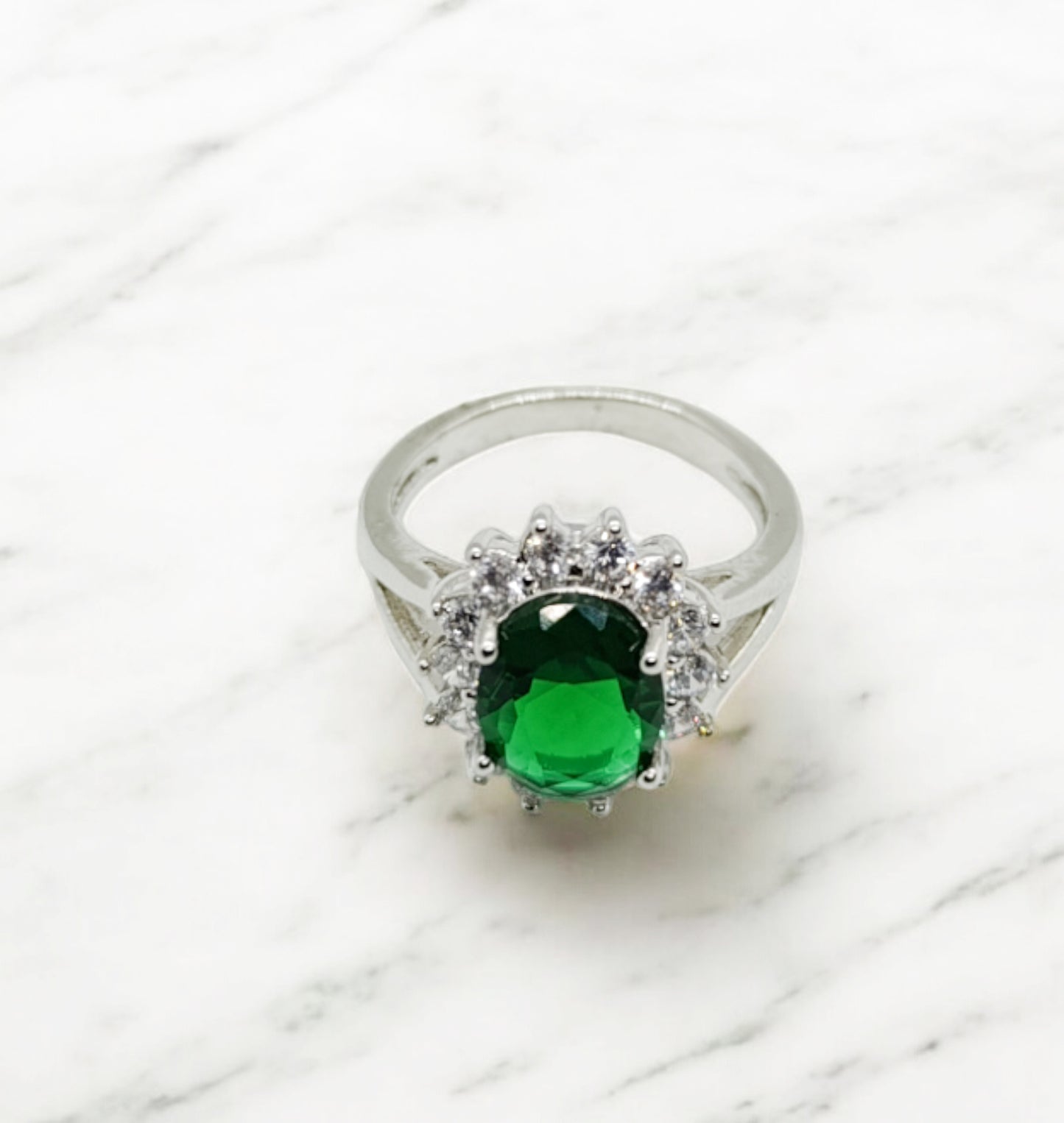 Emerald Radiance Ring